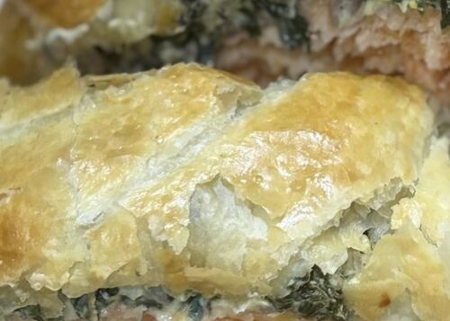 Salmão Wellington com cream cheese e espinafre